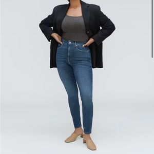 Everlane the curvy high rise skinny. Size 30 crop
